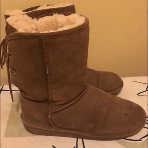 Brown BearPaws Women’s Size 7